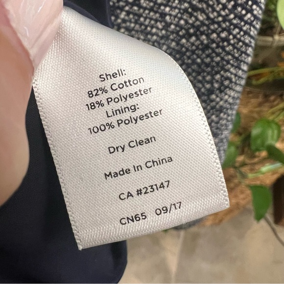 Talbots Navy Tweed Fringe Peplum
Jacket Blazer Zip Up Size 2 Petite - Picture 4 of 8